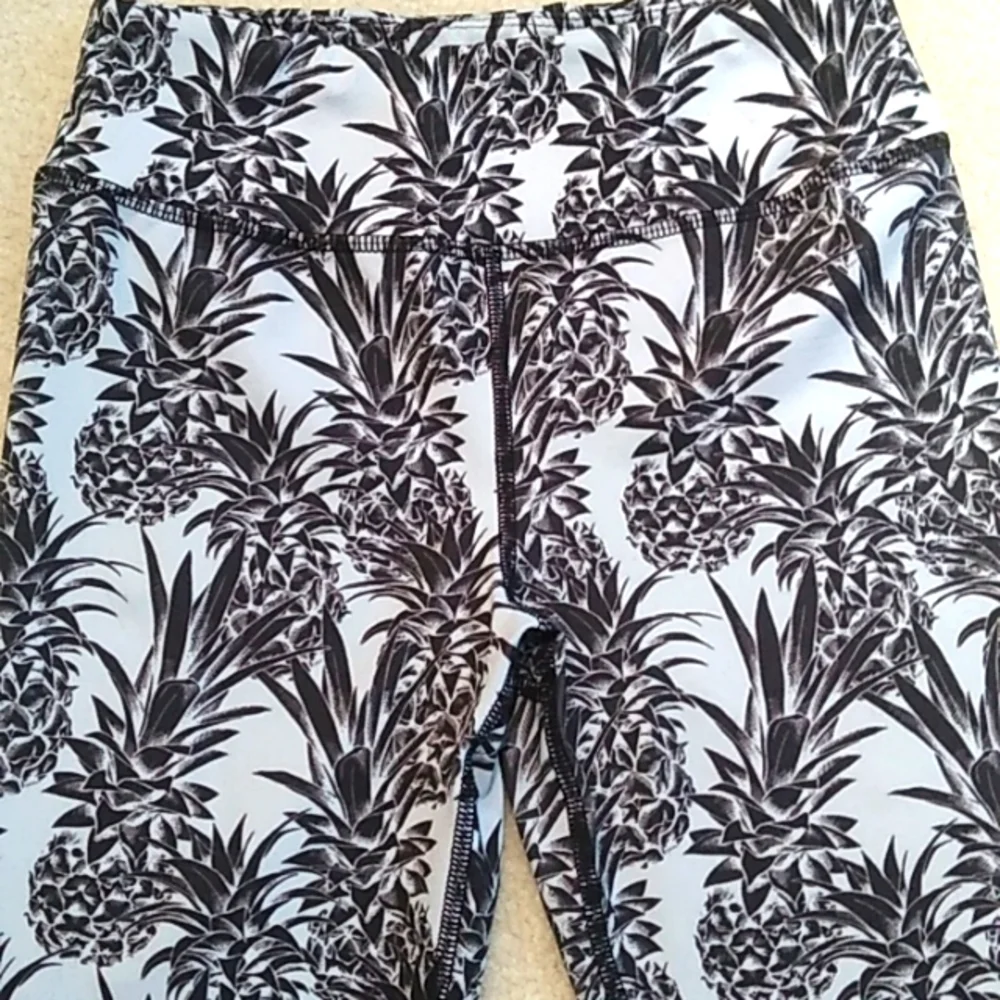 EVCR women's athletic workout leggings with a cool pineapple design. - Picture 3 of 4